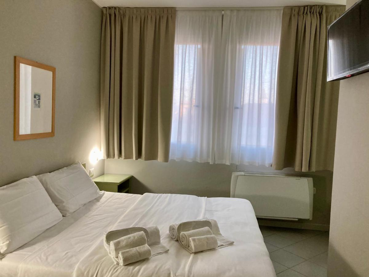 Hotel Primo Campi Bisenzio Buitenkant foto