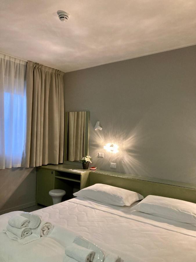 Hotel Primo Campi Bisenzio Buitenkant foto