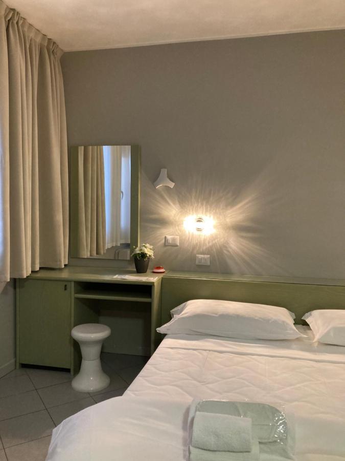Hotel Primo Campi Bisenzio Buitenkant foto