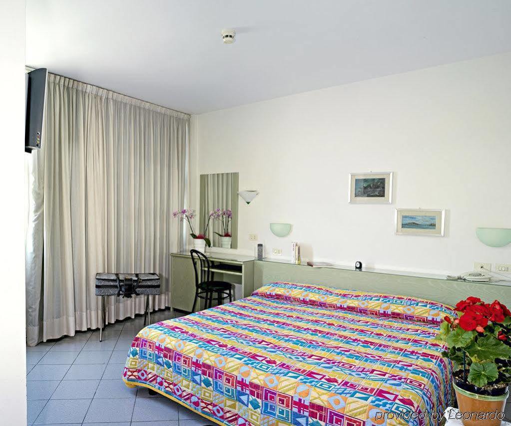 Hotel Primo Campi Bisenzio Buitenkant foto